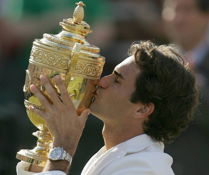 Wimbledon 2007: Federer b. Nadal (Spa) 7-6 4-6 7-6 2-6 6-2. (Ap)